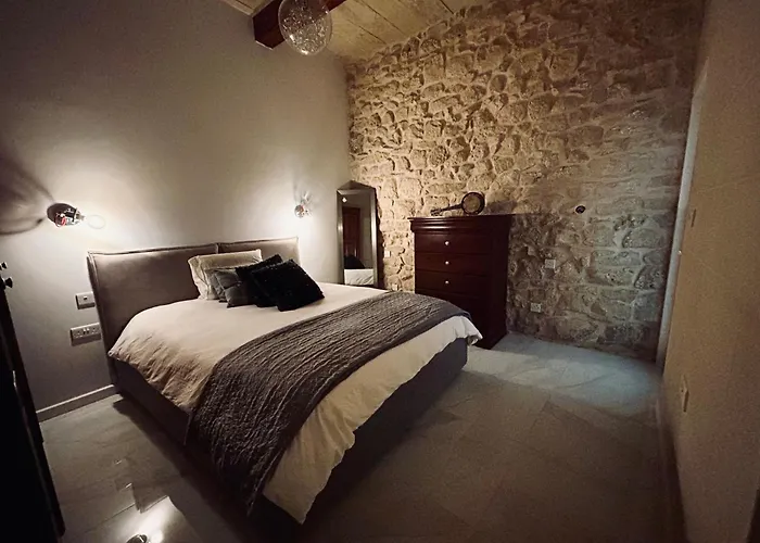 Ta Pietru Проживание в семье